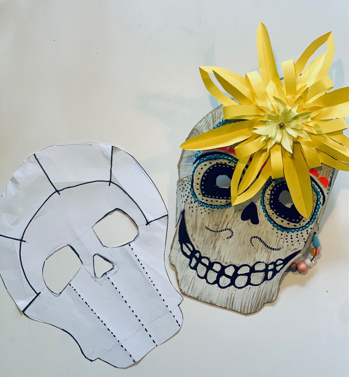 img 8863 halloween mask yellow paper flower genom kartongslojd